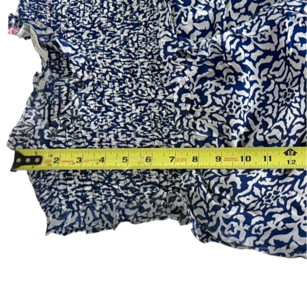Vineyard Vines Geo Smocked Sleeveless Top - Picture 15 of 16
